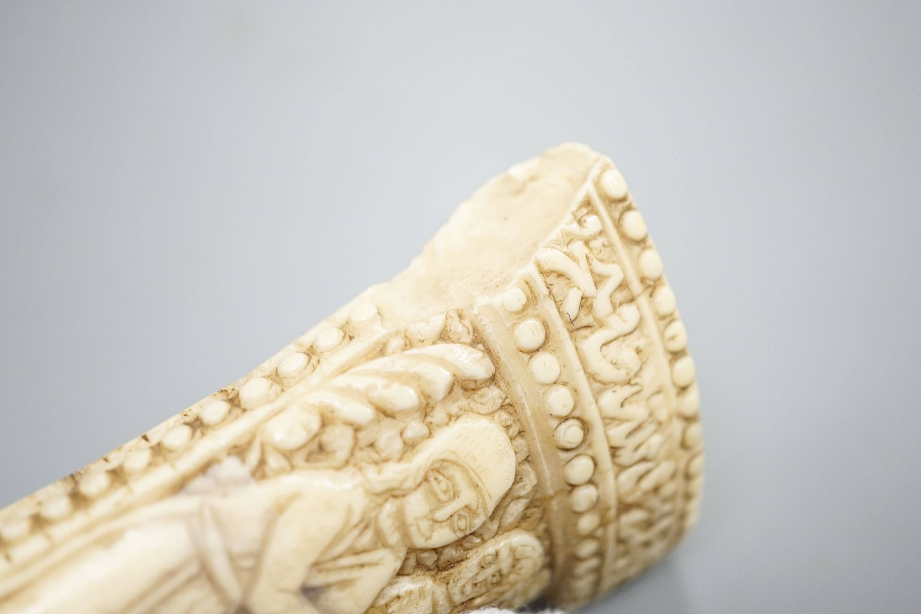 A 19th century walrus Ivory Persian dagger handle, 11.7cm